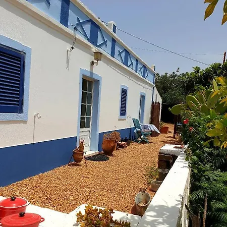 Restored 2 Bedroom Farmhouse - Aircon Wifi Plunge Pool *