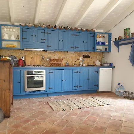 Restored 2 Bedroom Farmhouse - Aircon Wifi Plunge Pool Vakantieboerderij *