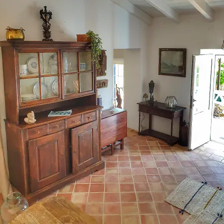 Farm stay Restored 2 Bedroom Farmhouse - Aircon Wifi Plunge Pool